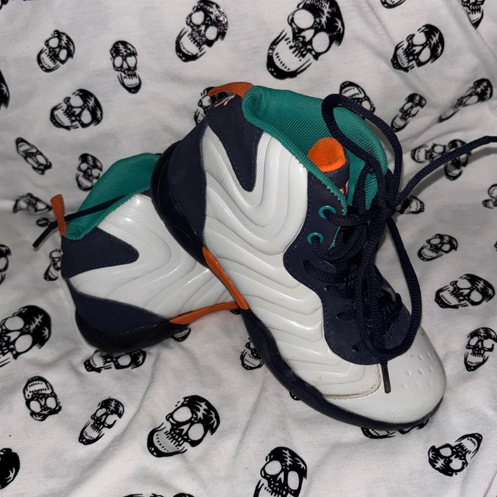 And1 Youth Basketball Shoes Jordan Lookalike Size 1 Like New